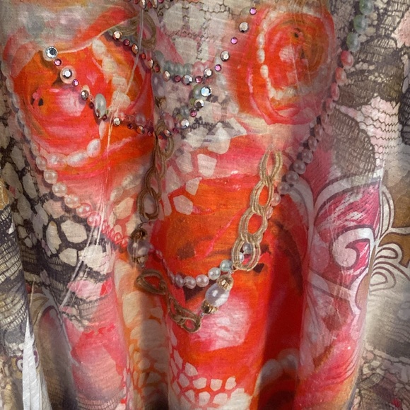 Lightweight Tunic with Asymmetrical Hem-1X - Picture 10 of 10